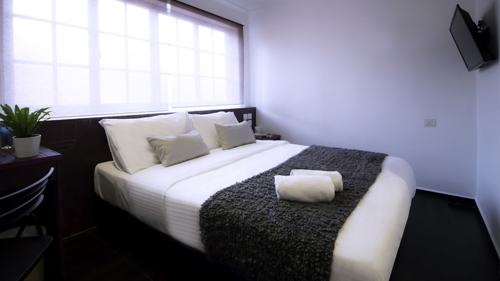 Lavender Hotel Premier Queen 1
