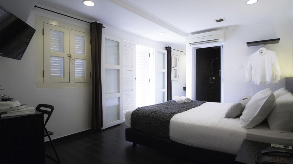 Hourly Rate Room in Singapore. Transit hotel.
