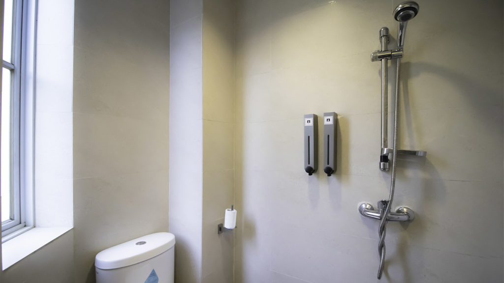 Lavender Hotel Single Room bathroom