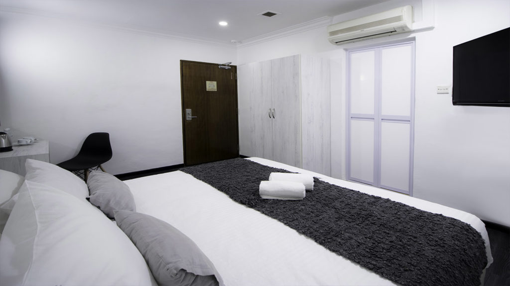 Lavender Hotel Premier King Room 3